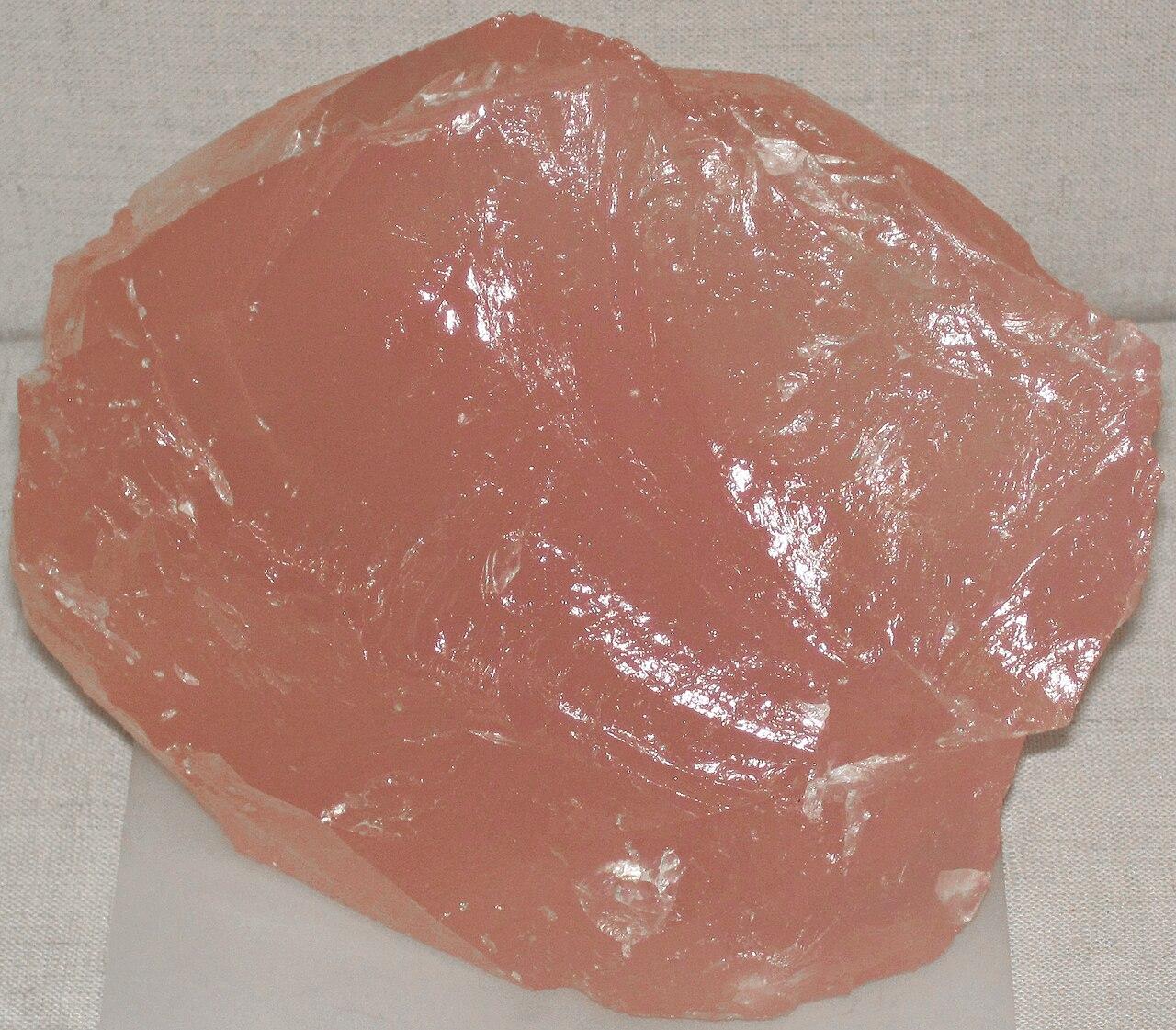 Rough rose quartz